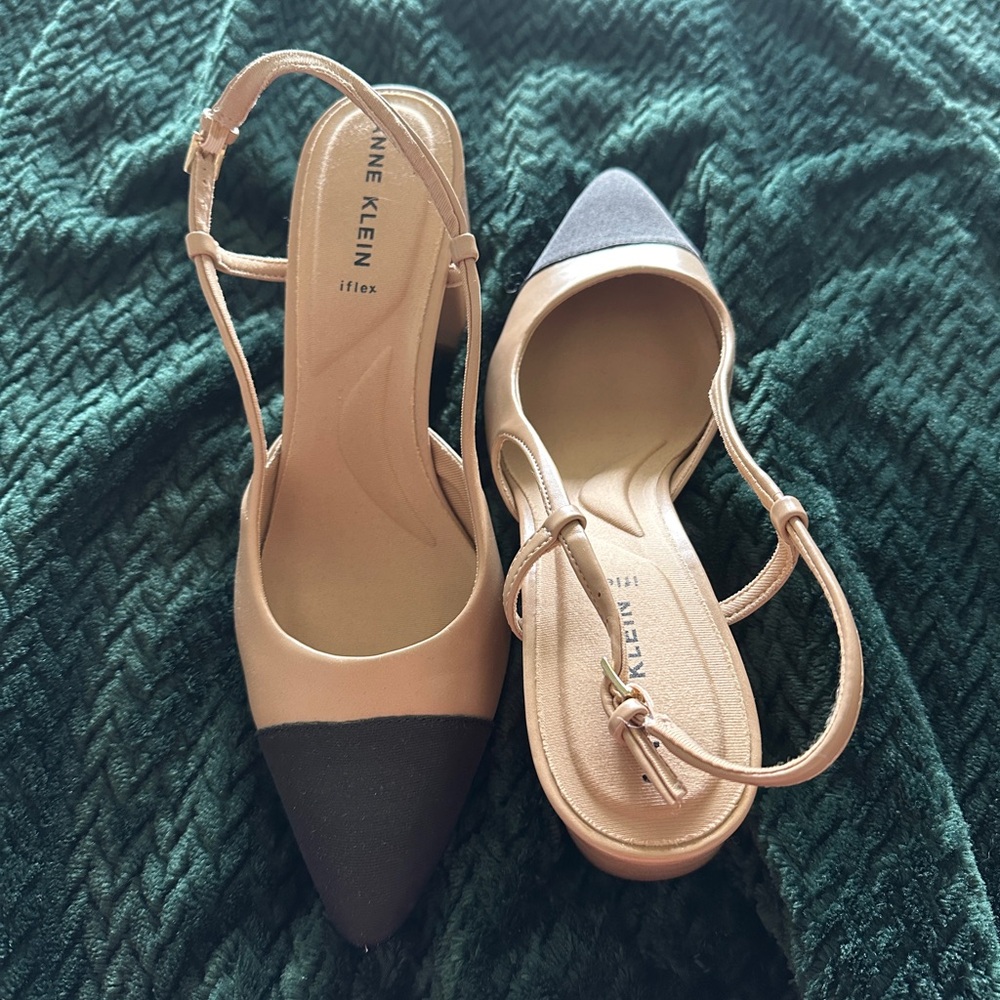 Anne Klein Baxter Pump